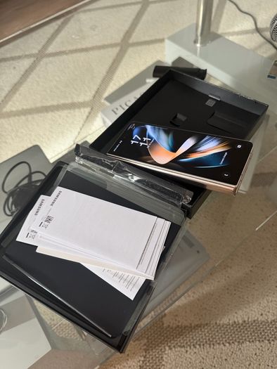 Samsung Galaxy Z Fold4 256GB | Needs display repair