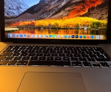Apple MacBook Pro 2011 15-inch, MS OFFICE + Logic Pro Final Cut Pro