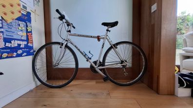 Dawes Discovery 201 Mens Hybrid Bike with mudguards and lock