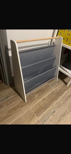 Kids bookshelf