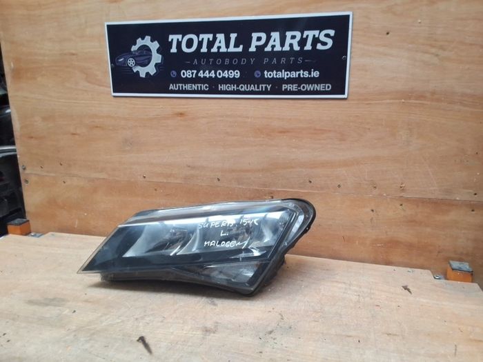 Skoda superb 2015-19 halogen headlight