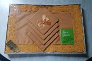 4 Placemats &amp; 4 Napkins