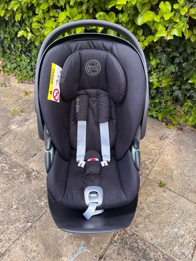 Cybex Cloud T iSize infant car seat and isofix base