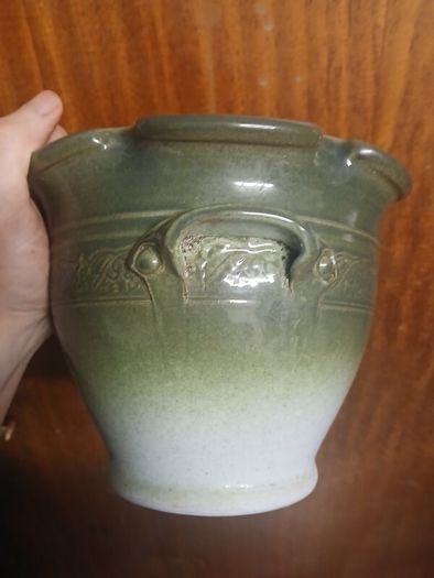 Kiltrea Pottery plant pot
