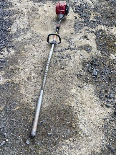 Petrol concrete vibrator