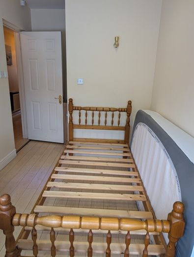 Wooden single Bedframe