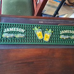 Bar runner