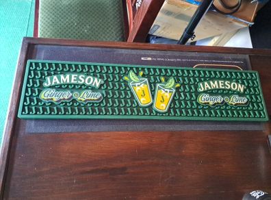 Bar runner