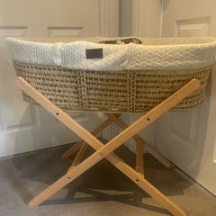 Little Green Sheep Moses Basket and Stand