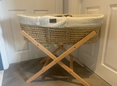 Little Green Sheep Moses Basket and Stand
