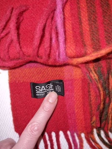 100% lambswool scarf