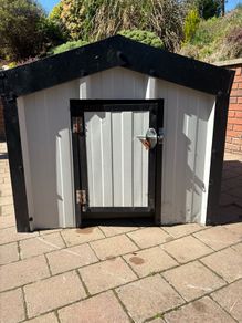 dog house