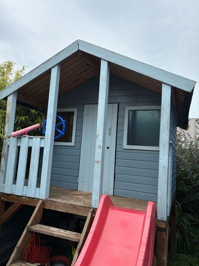 Kids tree house