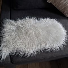Faux fur rug