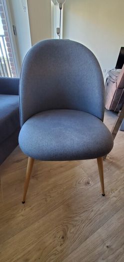 Dinning table and 4 chairs