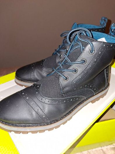 Toms Black Leather Boots