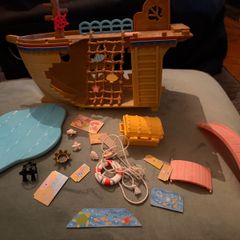 sylvanian families kids play boat