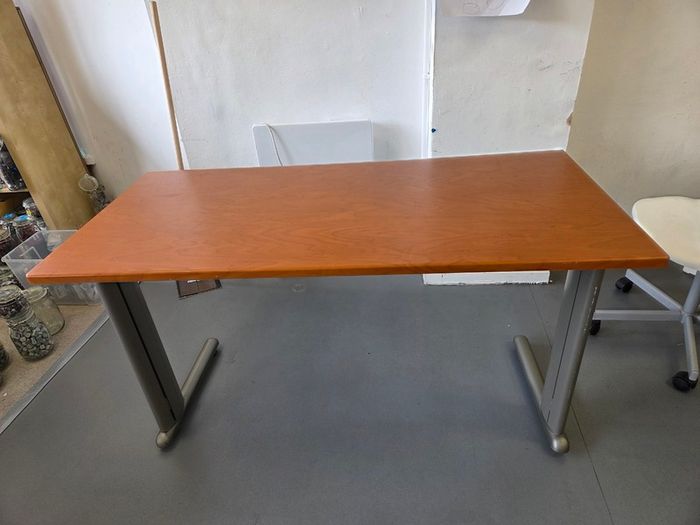 2 Computer Desks