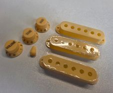 Stratocaster Knobs & Pickup Cover Set