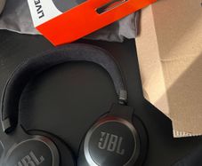 JBL Live 770NC Wireless Over-Ear Headphones