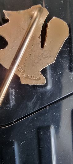 9K Gold Pin, Brooch , Pendant , 1.6 g