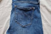Tommy hilfiger niceville mid stretch Size 39/34 zip fly in good condition