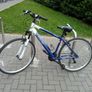 Hybrid Bike Image 3