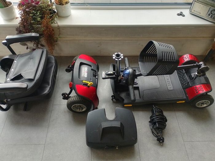 Pride Go-Go Elite Traveller 4-Wheel Mobility Scooter 2022 New Batteries