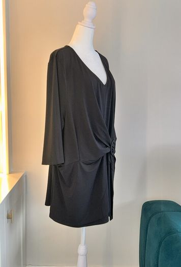 Ladies Black Tunic Buckle Top from Evans. Size UK 20 / EU 48.