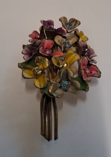 Vintage brooch flower bouquet