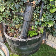 Fake water pump garden decoration