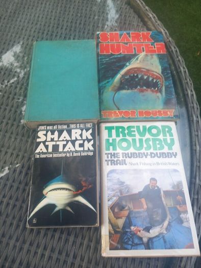 4 shark books, Helm 1st ed signed. V rare, D18 post 7e