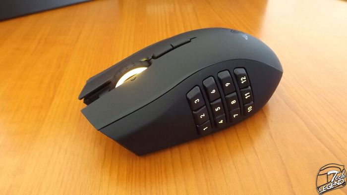 Razer Naga Epic Chroma Wireless Gaming Mouse With Cradle For PC Computer 19 Buttons - 8,200
