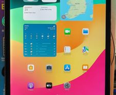 Big 12.9 inch Apple iPad Pro 2nd Gen 12.9" 64GB Wi-Fi A1670 Gold