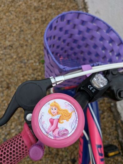 Drag Alpha 16 inch Kids Bike with Stabilisers, Stand & Bell