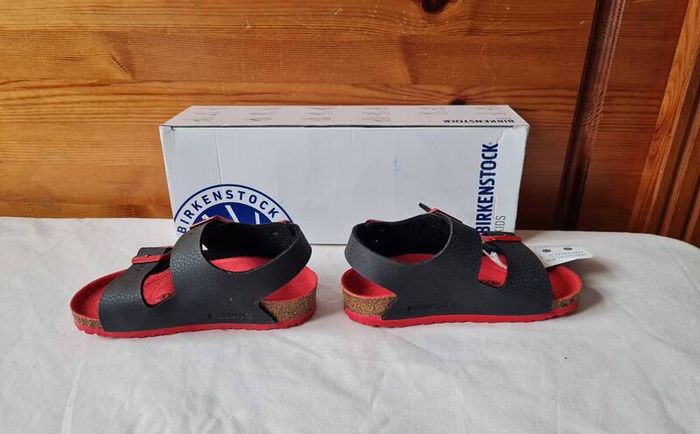 Birkingstock milano kinder desert soil black Size 8.5 eu 28 brand new boxed