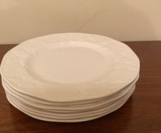 7 Wedgewood "Strawberry & Vine" White Bone China 22cm Lunch/Salad/Breakfast Plates 22cm.