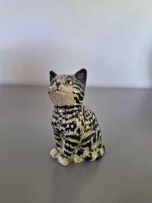 Beswick Model 1886 Persian Kitten - Seated Cat , Looking Up.