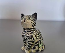 Beswick Model 1886 Persian Kitten - Seated Cat , Looking Up.
