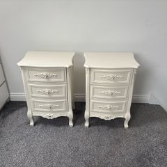 Bedside lockers