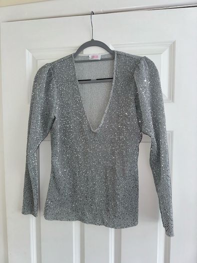 Savida Women's Silver Sequin Long Sleeve Top - Size small