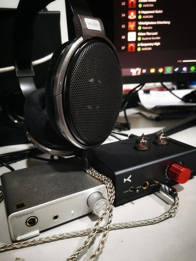 Legendary Reference Class Sennheiser HD650 open-back dynamic headphones boxed