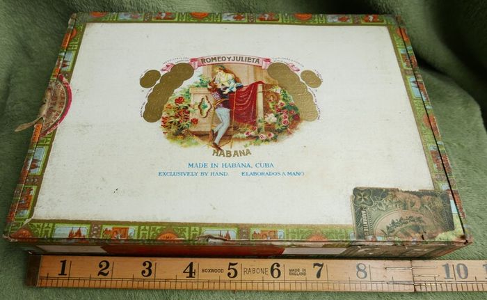 Vintage Romeo y Julieta Imported Tobacco Cigar Box Vintage Tobacciana Old Cigar Box Havana - CUBA Cigar Box Empty