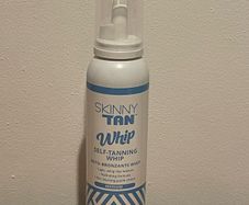 Skinny Tan self tanning whip in medium