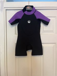wetsuit age 3-4 brand new