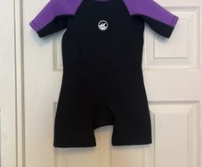 wetsuit age 3-4 brand new