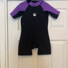 wetsuit age 3-4 brand new
