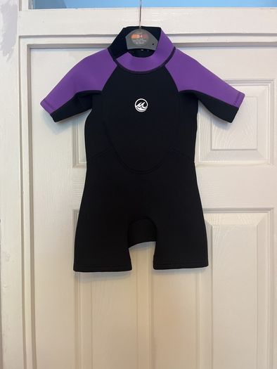 wetsuit age 3-4 brand new