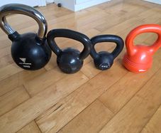 kettlebells 4 different sizes 16kg, 8kg, 4kg, 2.5kg