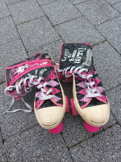 Roller Skates,  size (34) 2